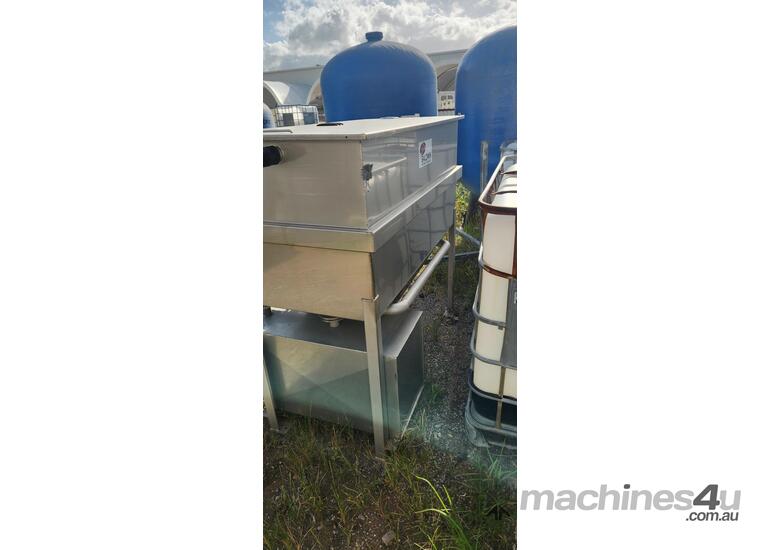 caption Coalescing Plate Oil separator and mixing chamber