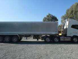 Volvo Prime Mover & BTE Alloy Grain Trailer - picture0' - Click to enlarge