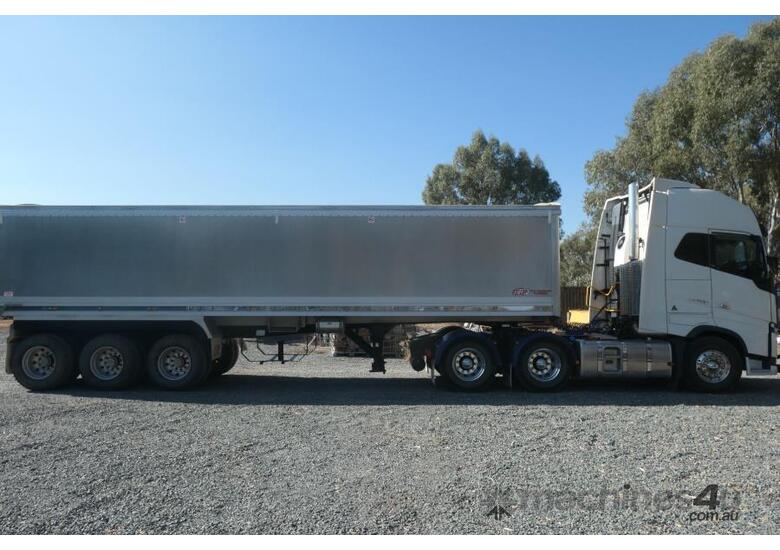 caption Volvo Prime Mover & BTE Alloy Grain Trailer