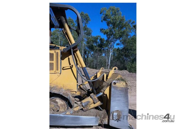 caption Caterpillar D6R XL