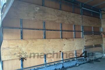 2016 Mitsubishi Fuso Canter 615 Pantech