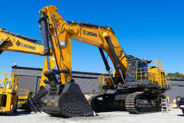 XCMG XE1350 Excavator Steel Tracked - 120t for  