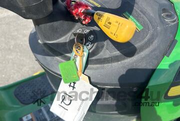 2013 John Deere D110 Ride On Mower