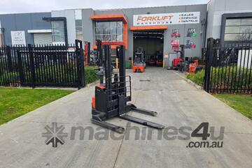 Toyota 1.2T Walkie Stacker(Unit#:U934) Toyota 1.2T Walkie Stacker(Unit#:U934)