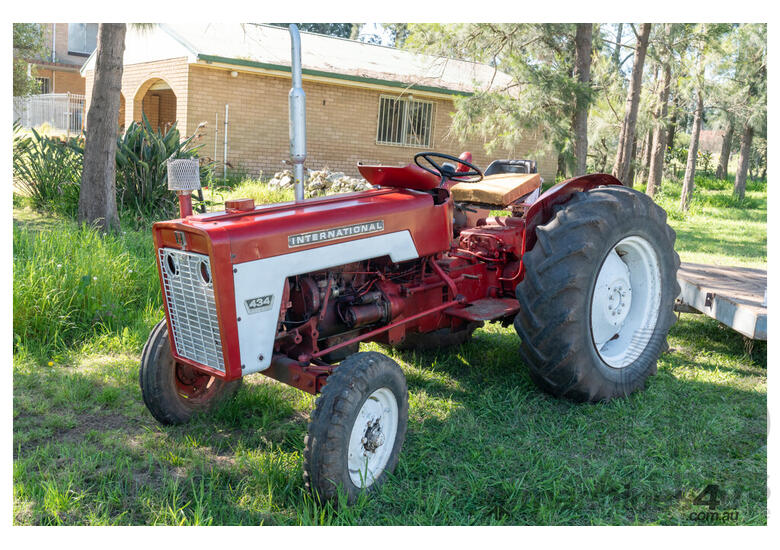 1971Circa, Red International Harvester 434 2.5L 4-cyl Diesel Tractor