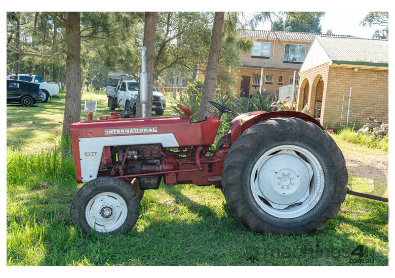 1971Circa, Red International Harvester 434 2.5L 4-cyl Diesel Tractor