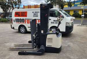 Crown SHR5500 Walkie stackers - Multiple available