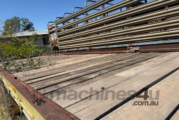 Flat top trailer - 40 foot - tri-axle - old floor