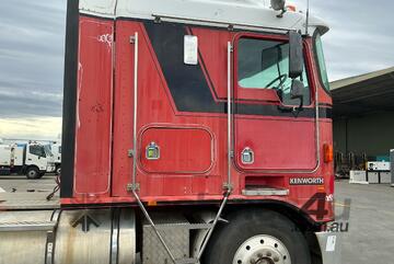 2003 Kenworth K104 Prime Mover Sleeper Cab 2003 Kenworth K104 Prime Mover Sleeper Cab