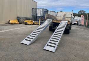 4.5m - 12Tonne Heavy Duty Steel Track,Rubber Pads on steel,Rubber Track & Rubber Tyre Machinery Load