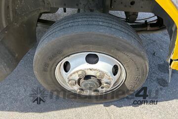 2007 Mitsubishi FK600 Pantech (Day Cab)