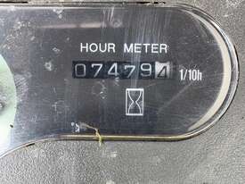 2005 Yanmar Vio75 - picture2' - Click to enlarge