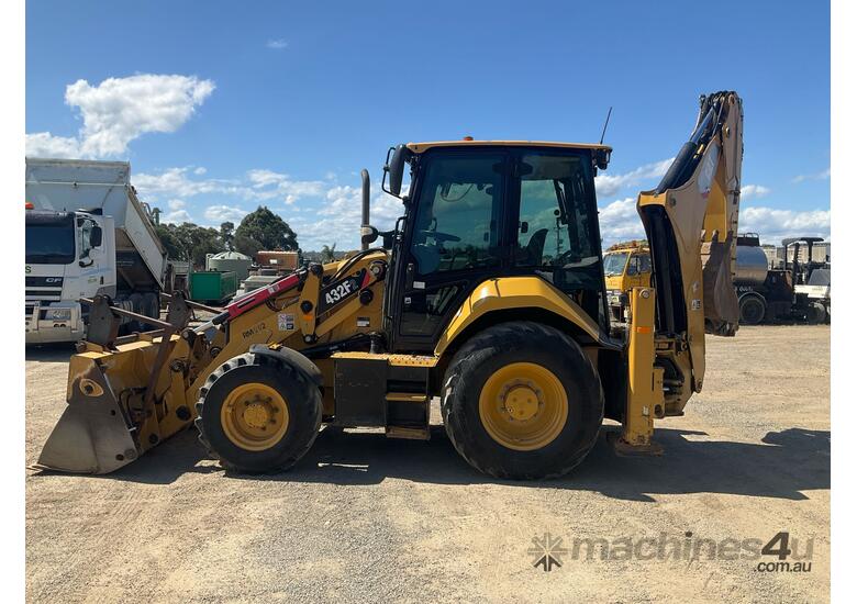 2018 Caterpillar 432F 4x4 Backhoe