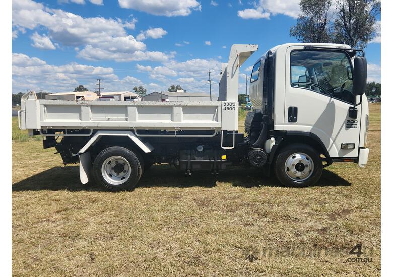  Isuzu NPR200 4x2 Single Cab Tipper Truck. Ex Council 