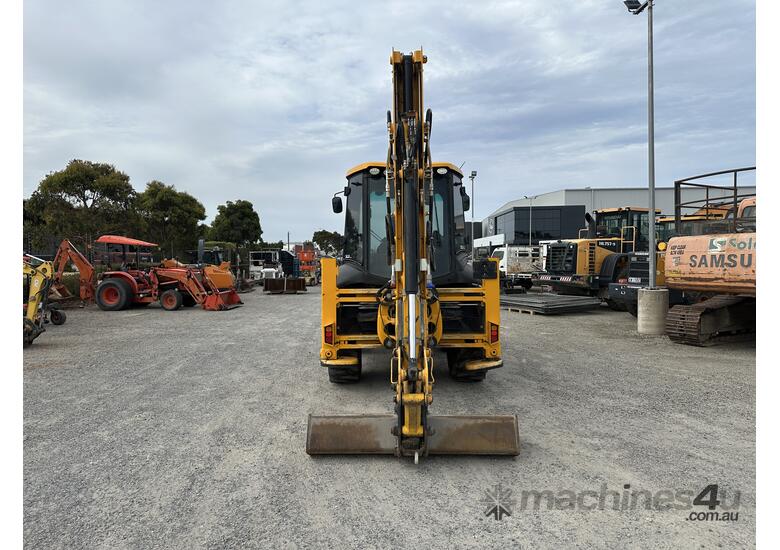 JCB 3CX 4WD Backhoe Loader (Council Asset) & 3 x Assorted Backhoe/Tractor Tyres