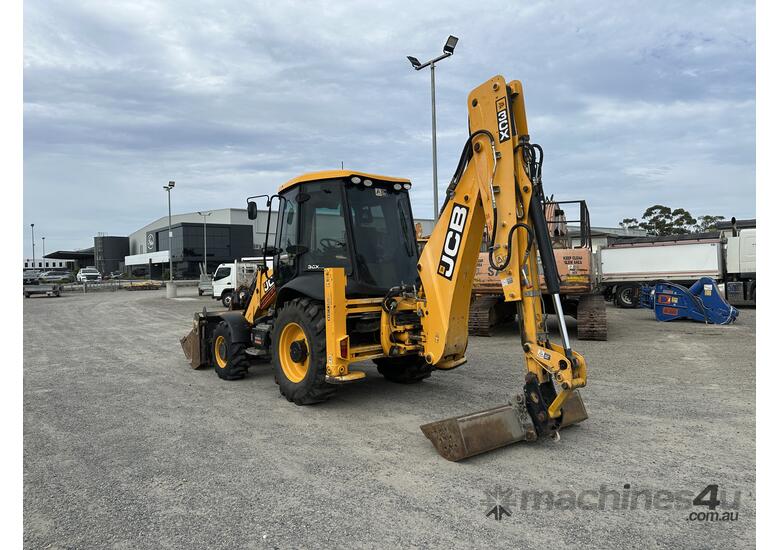 JCB 3CX 4WD Backhoe Loader (Council Asset) & 3 x Assorted Backhoe/Tractor Tyres