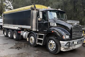 2016 Mack MetroLiner 10 - Wheeler Tipper