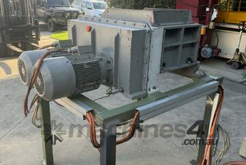 USED UNTHA RS 30 - 4S SHREDDER