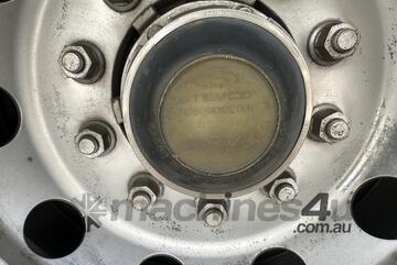 2005 TopStart Tri-Axle Curtainsider B Trailer