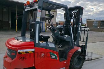 HELI 3.8T Electric Forklift | 4.5m Triplex Mast | High Performance & Low Hours