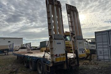 2017 Howard Porter Tri-Axle Step Deck Trailer