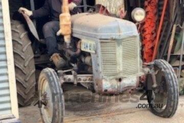 Massey Ferguson   Tractor TEA20