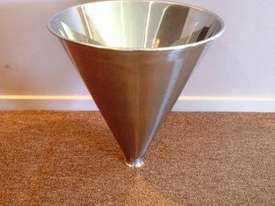 15lt Stainless Steel Funnel - picture0' - Click to enlarge