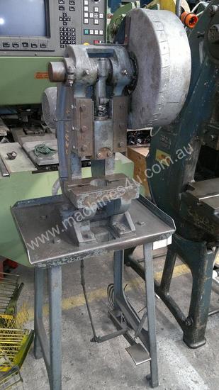 caption Servian 2.5T Inclinable Mechanical C Frame press