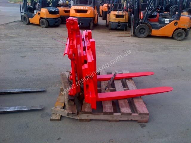 caption Bolzoni class 4 side shifting rotating fork clamp,