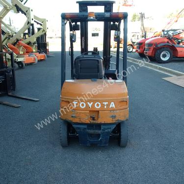 TOYOTA ELECTRIC FORKLIFT 7FB18