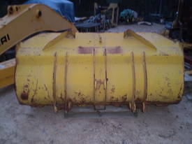 Custom Built Loader Bucket 2.61 ms wide - picture0' - Click to enlarge
