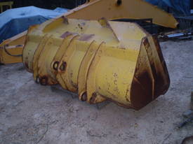 Custom Built Loader Bucket 2.61 ms wide - picture1' - Click to enlarge