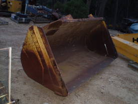 Custom Built Loader Bucket 2.61 ms wide - picture0' - Click to enlarge