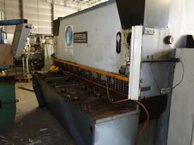Imperial Hydraulic Guillotine  6x2500mm Capacity - picture2' - Click to enlarge