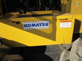 2010 Komatsu GD655-3 - picture0' - Click to enlarge