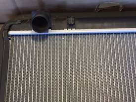 Genuine Toyota 16400-17360 1640017360 Radiator - picture2' - Click to enlarge
