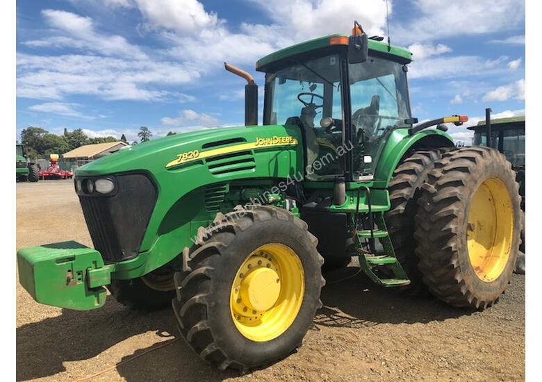 caption John Deere 7820 Tractor