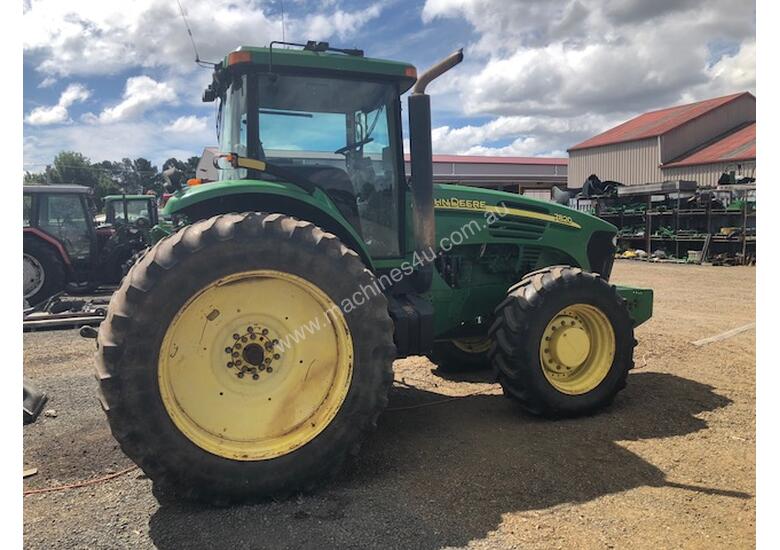caption John Deere 7820 Tractor