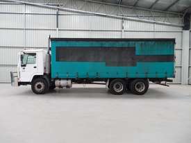 Volvo FL7 Tray Truck - picture0' - Click to enlarge