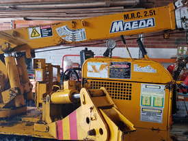 MAEDA 2.5 tonne Crawler Crane - picture1' - Click to enlarge