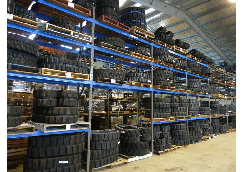 caption Bobcat 322, 323, 325 Mini-Excavator Rubber Tracks