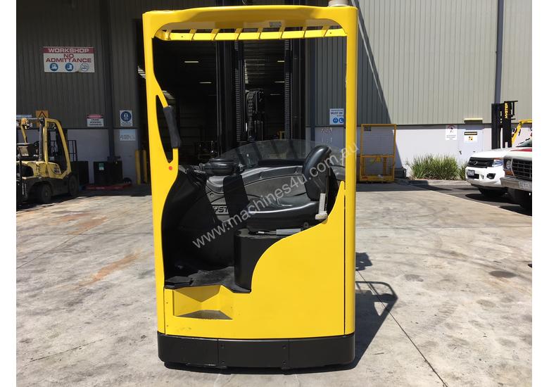 caption 1.5 Sit Down Reach Truck