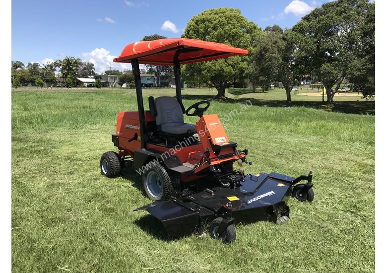 caption JACOBSEN TURFCAT 628D 4WD OUTFRONT