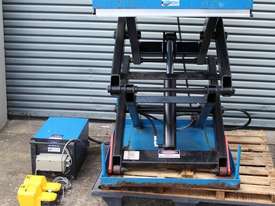 Electrically Operated Scissor Lift - picture0' - Click to enlarge