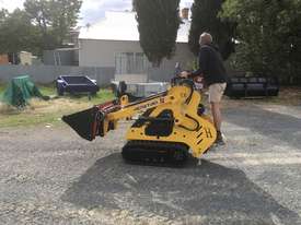 Mini Digger 16hp Briggs and Stratton Tracks  - picture2' - Click to enlarge