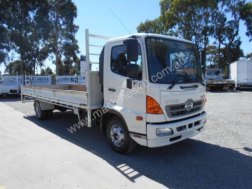 Hino FC 1022-500 Series Tray Truck