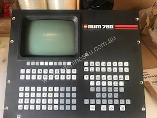 NUM 750 Controller keyboard and screen