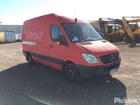 2010 Mercedes-Benz Sprinter - picture0' - Click to enlarge