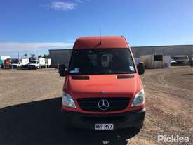 2010 Mercedes-Benz Sprinter - picture1' - Click to enlarge