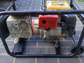 Subaru/Robins 5 KVA industrial quality generator - picture1' - Click to enlarge